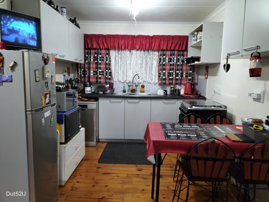 3 Bedroom Property for Sale in Fraaiuitsig Western Cape
